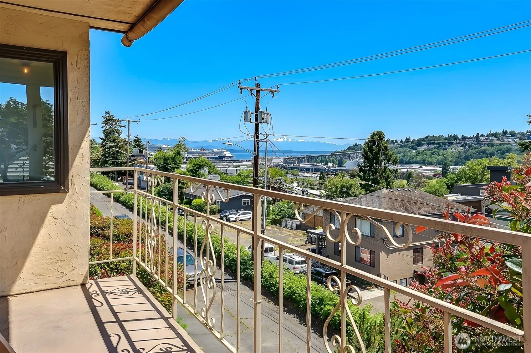 Property photo for 2625 13th Avenue W #201, Seattle