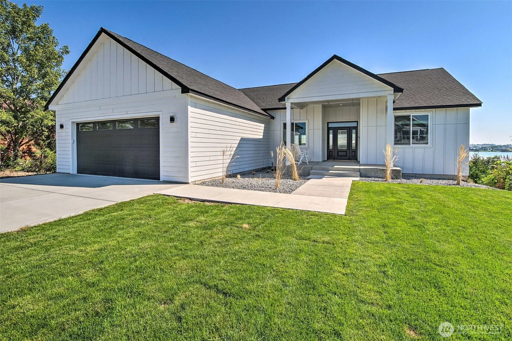 Property photo for 4223 Edwards Drive Ne, Moses Lake photo 3