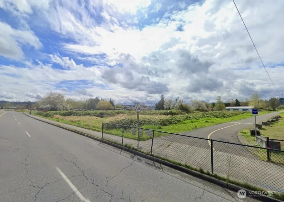 Property photo for 305 Tacoma Boulevard, Pacific photo 4