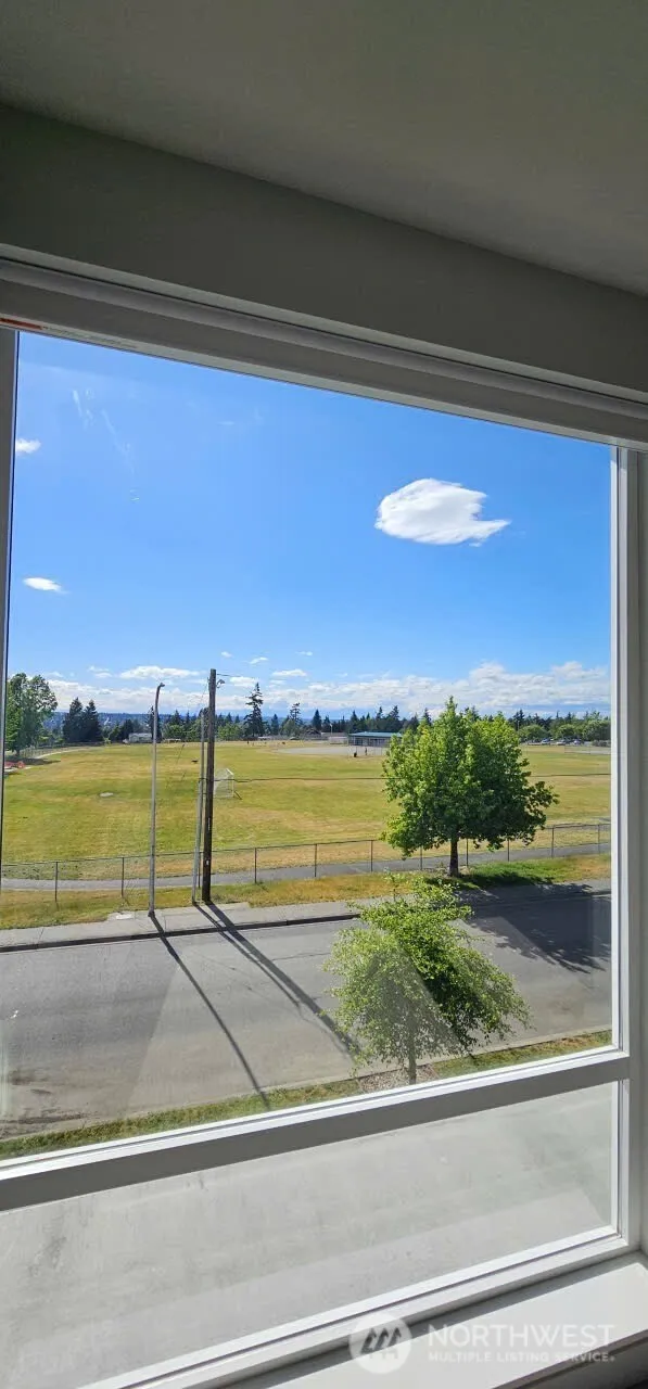 Property photo for 1208 Harrington Avenue Ne, Renton photo 3