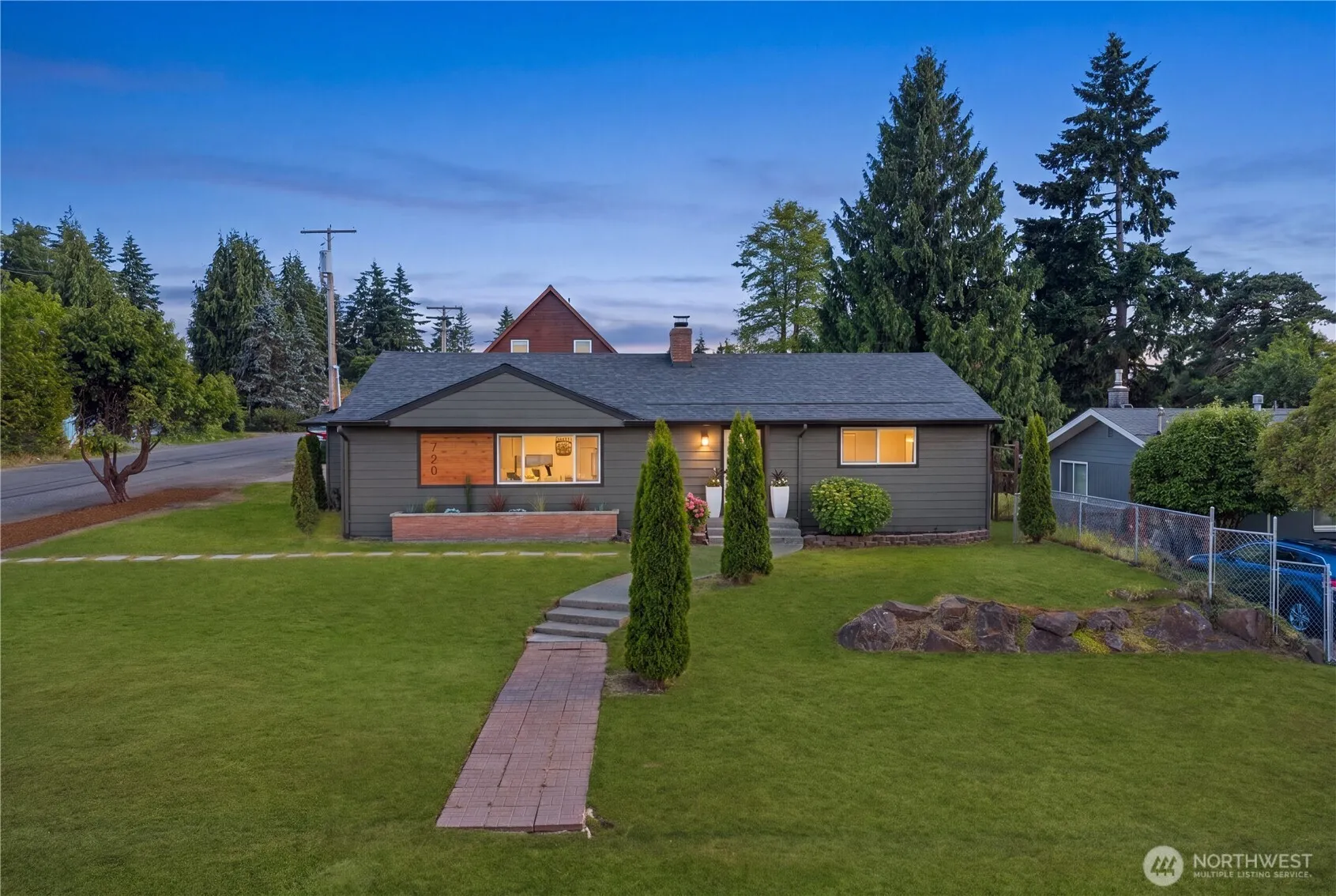 Property photo for 720 E Guiberson Street E, Kent