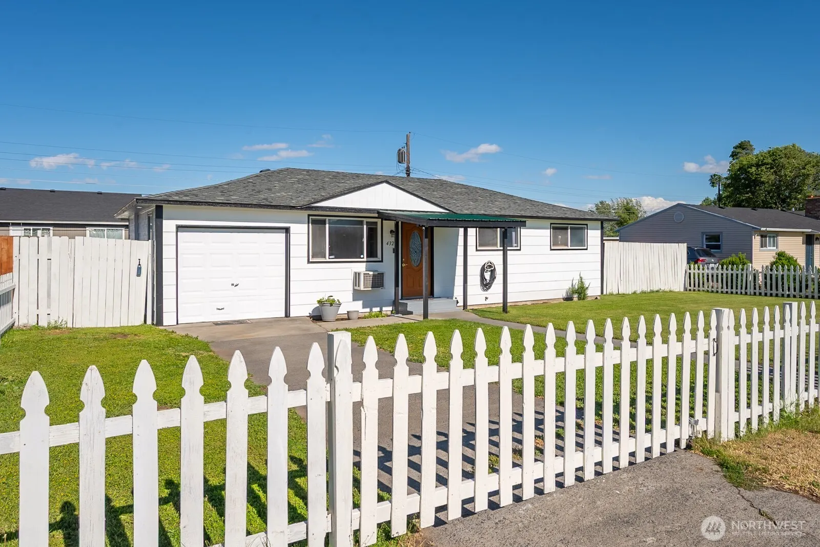 Property photo for 4325 Sun Drive Ne, Moses Lake photo 2