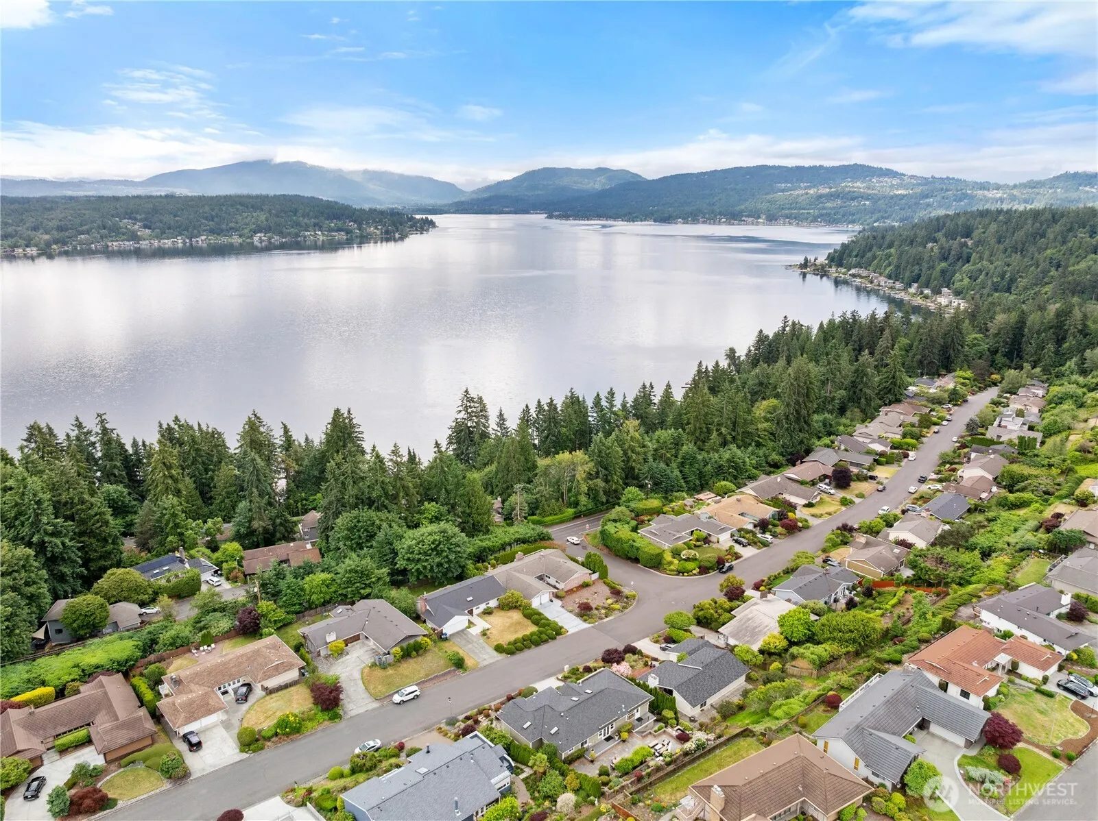 Property photo for 413 174th Place Ne, Bellevue