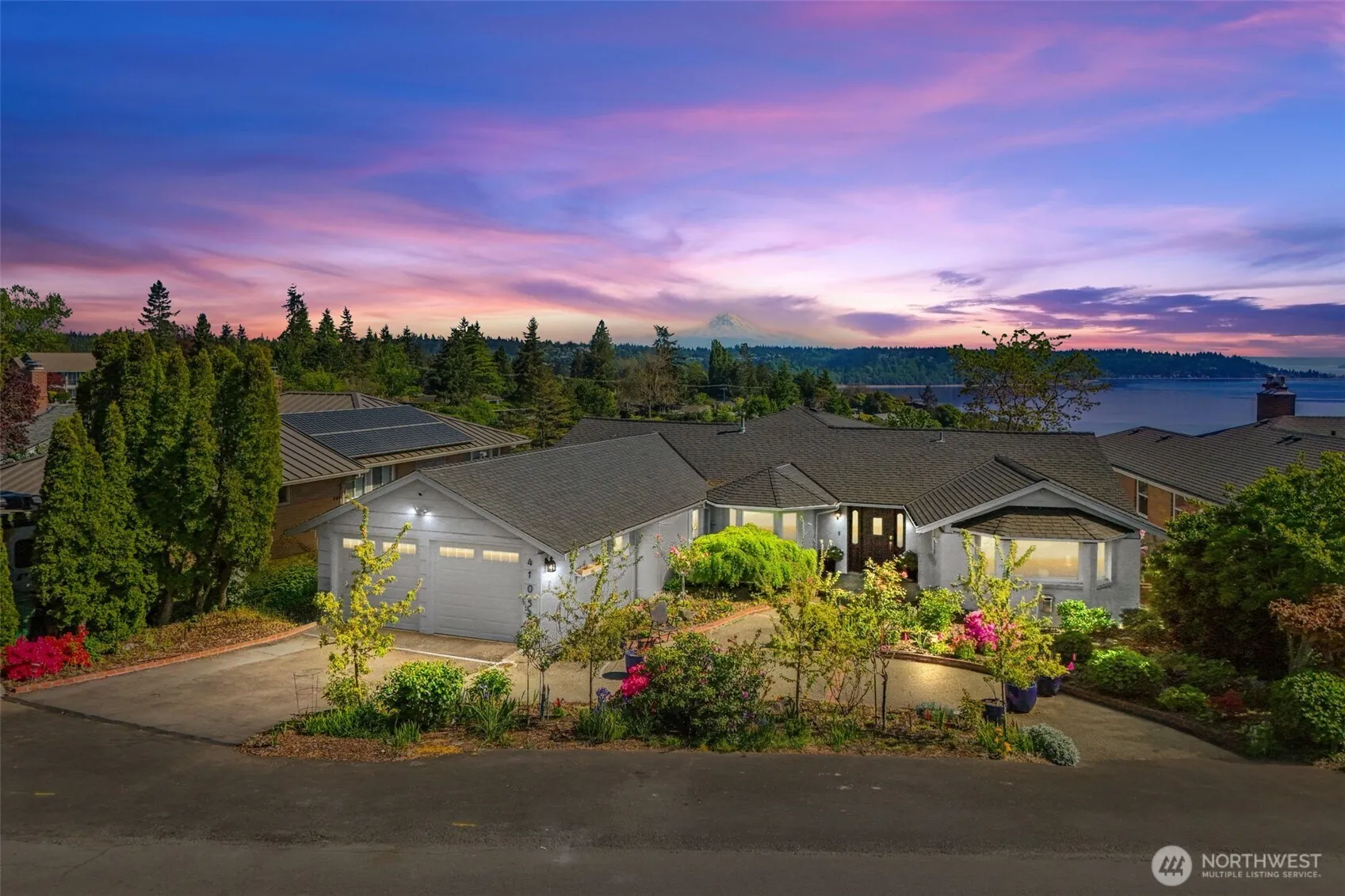 Property photo for 4105 Sw 109th Street, Seattle