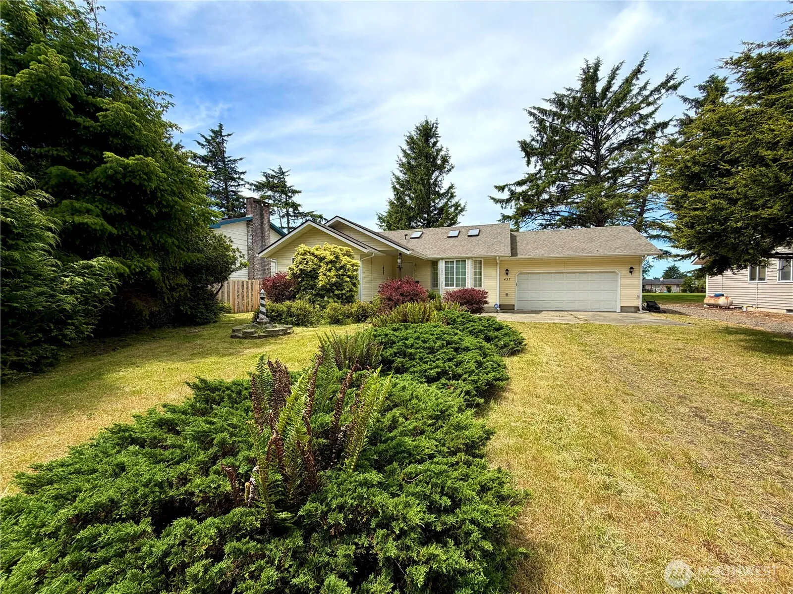 Property photo for 457 Dolphin Avenue Ne, Ocean Shores