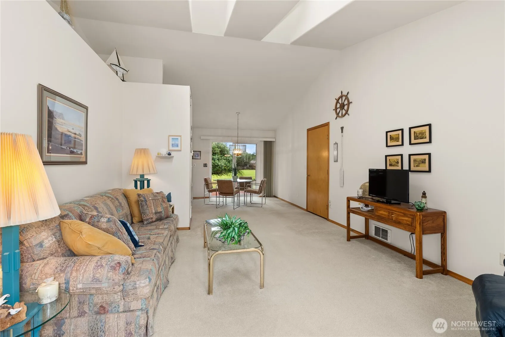 Property photo for 457 Dolphin Avenue Ne, Ocean Shores photo 4