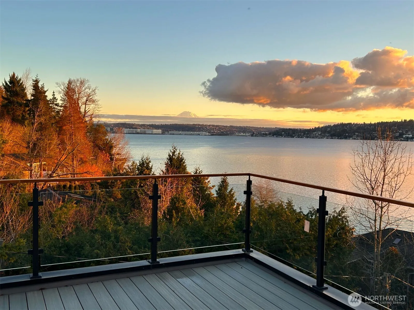Property photo for 8243 W Mercer Way, Mercer Island photo 2