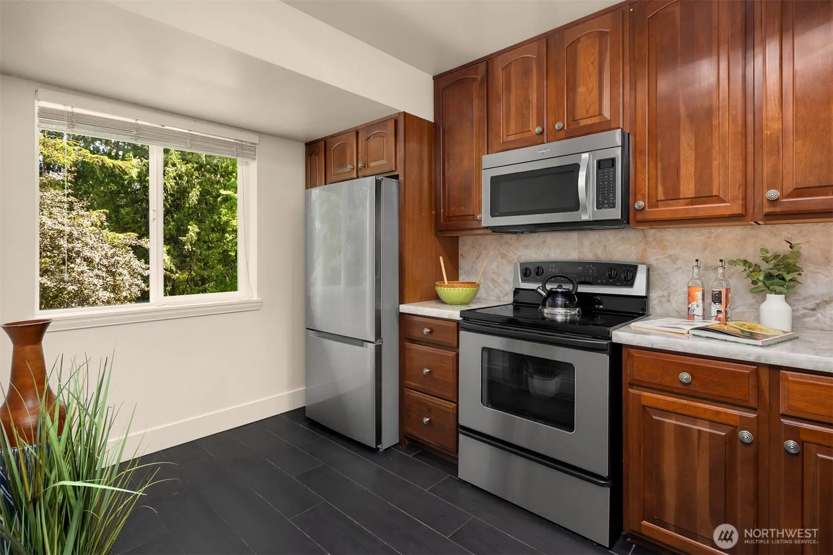Property photo for 515 Newport Way Nw #b3, Issaquah photo 5