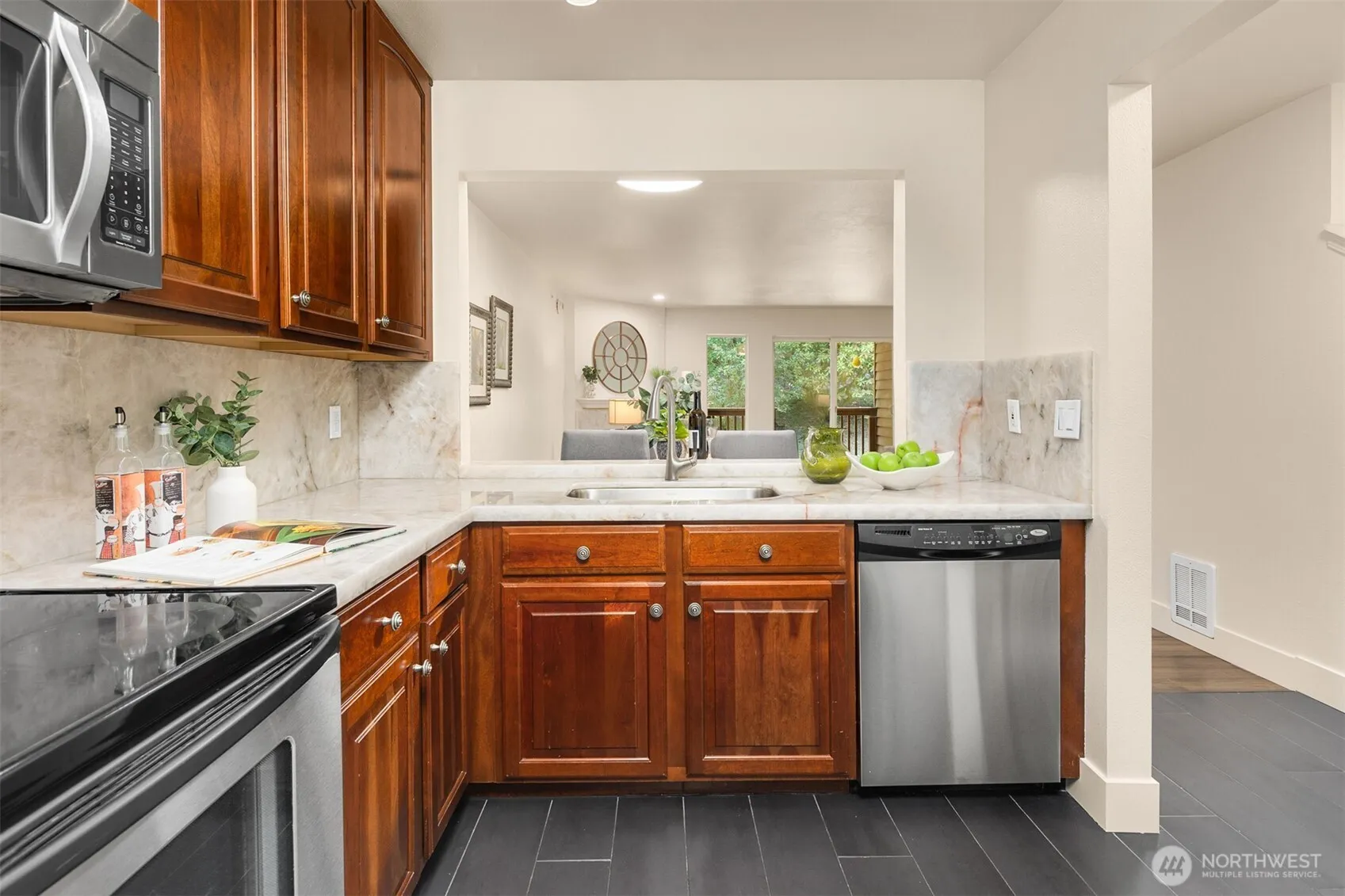 Property photo for 515 Newport Way Nw #b3, Issaquah photo 2