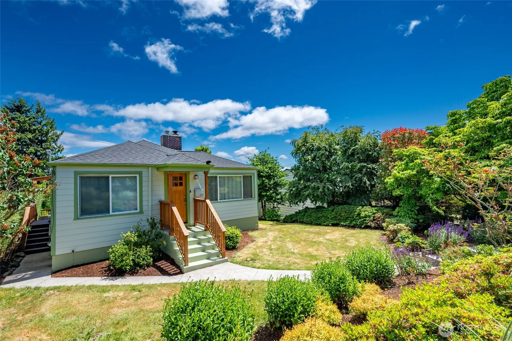 Property photo for 3216 24th Avenue W, Seattle