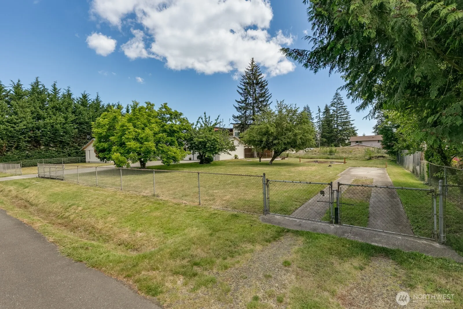 Property photo for 13027 29th Avenue Se, Everett photo 2