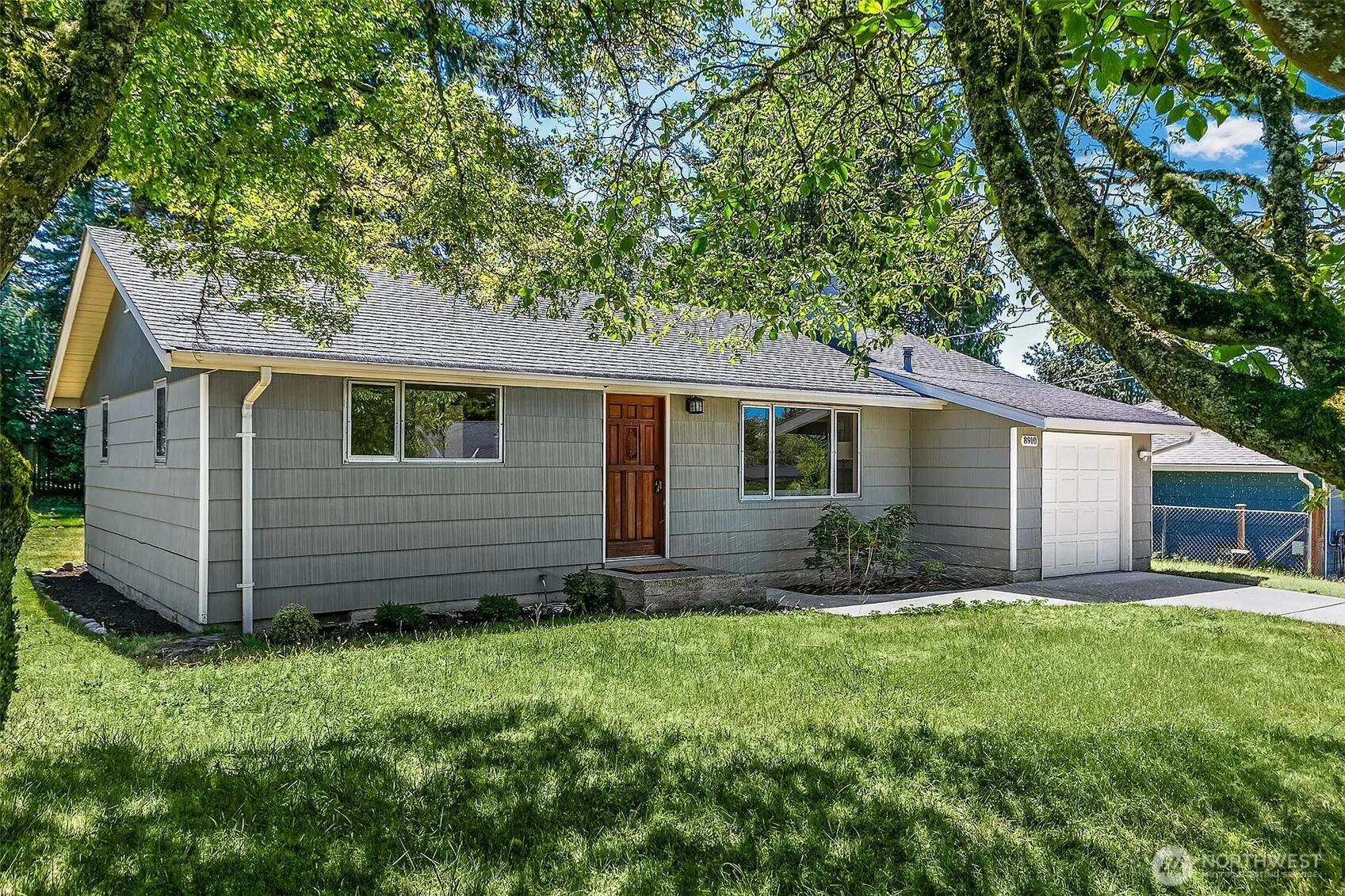 Property photo for 8910 217th Street Sw, Edmonds photo 2