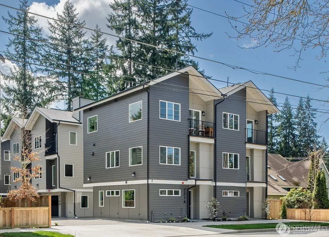Property photo for 221 Ne 185th Street #a, Shoreline
