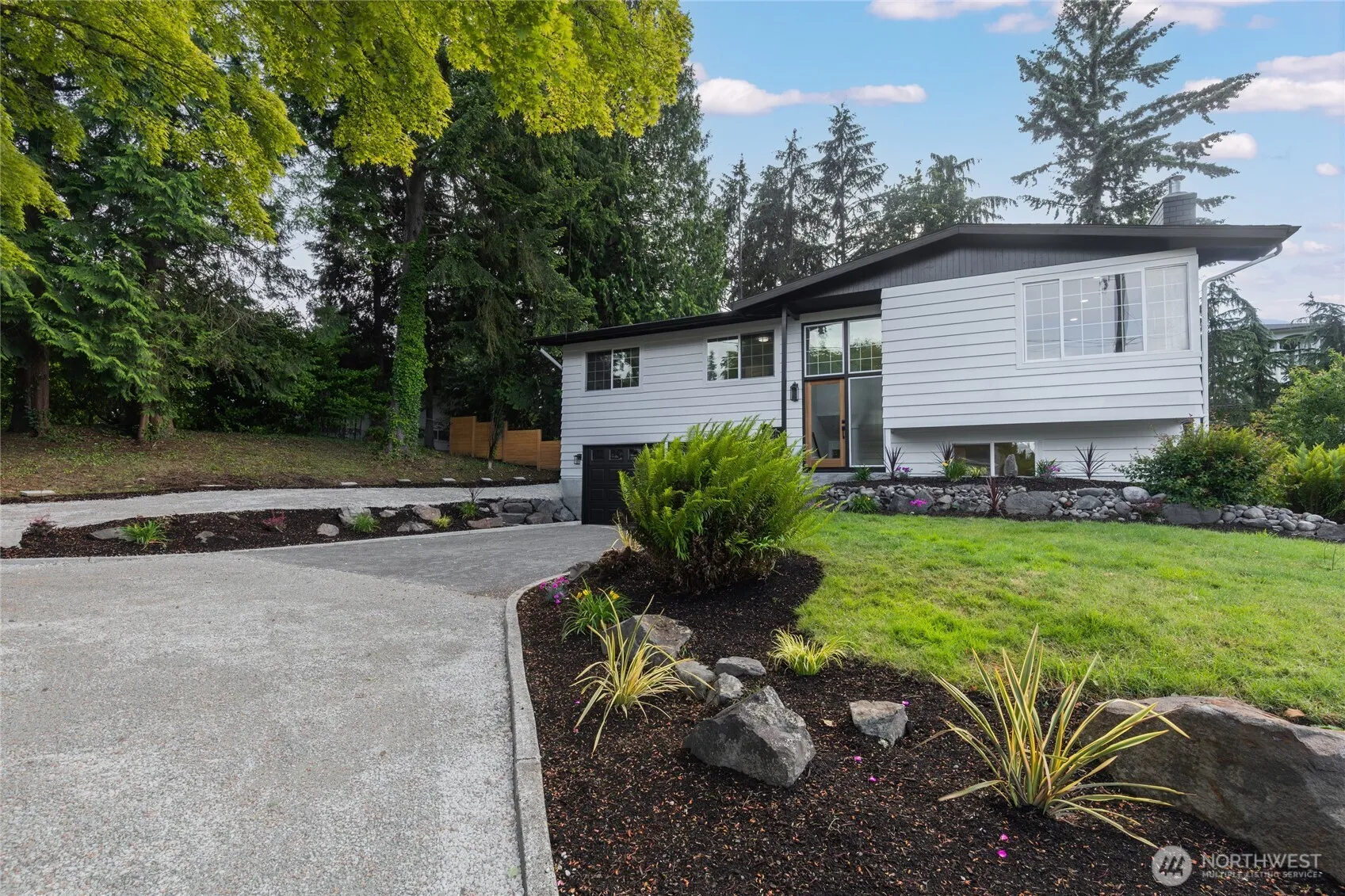 Property photo for 29853 8th Avenue Sw, Federal Way photo 2