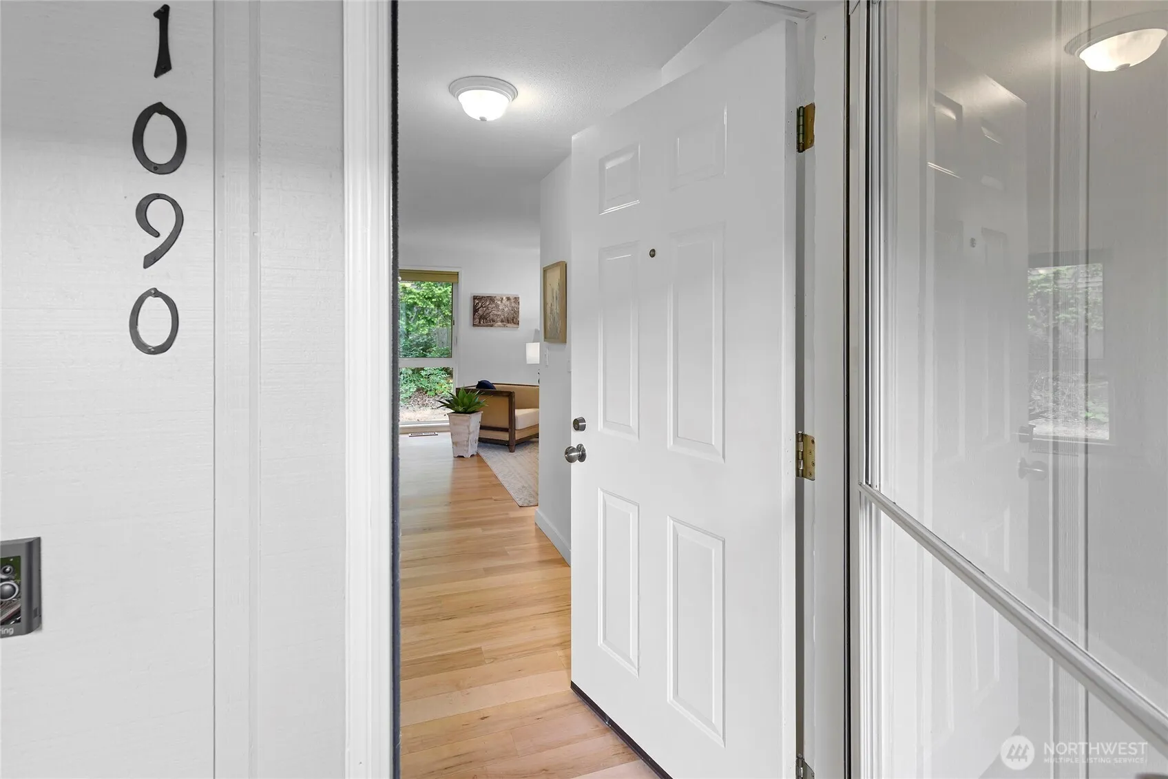 Property photo for 1090 Ihland Place Ne, Bainbridge Island photo 5