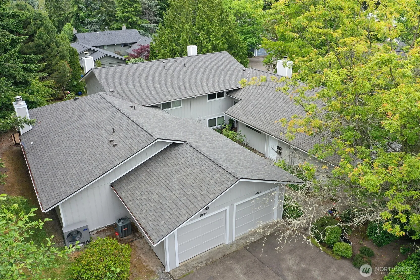 Property photo for 1090 Ihland Place Ne, Bainbridge Island photo 2
