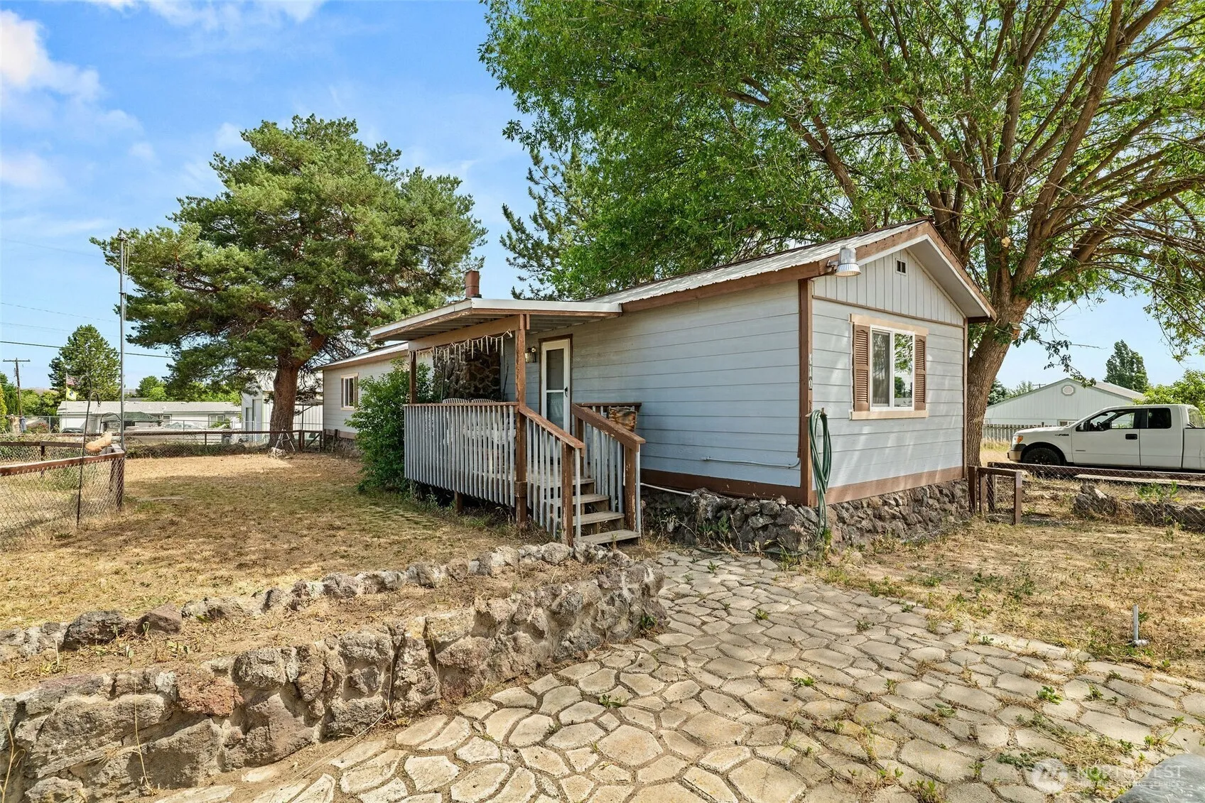 Property photo for 110 5th Avenue Se, Soap Lake