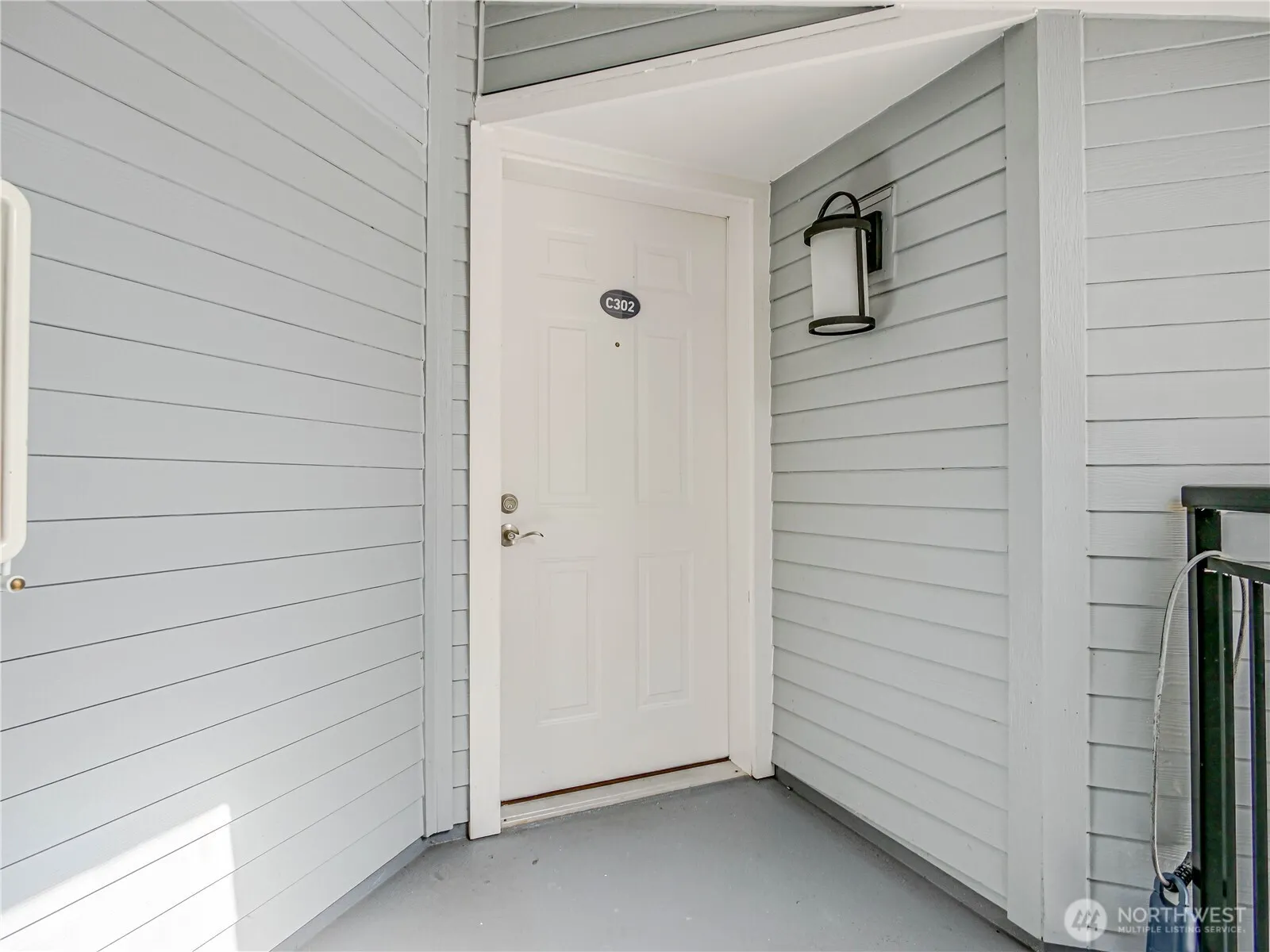 Property photo for 250 Nw Dogwood Street #c 302, Issaquah photo 2
