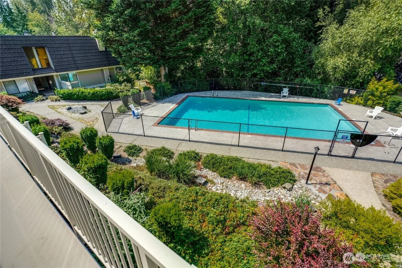 Property photo for 9905 Ne 124 Street #704, Kirkland