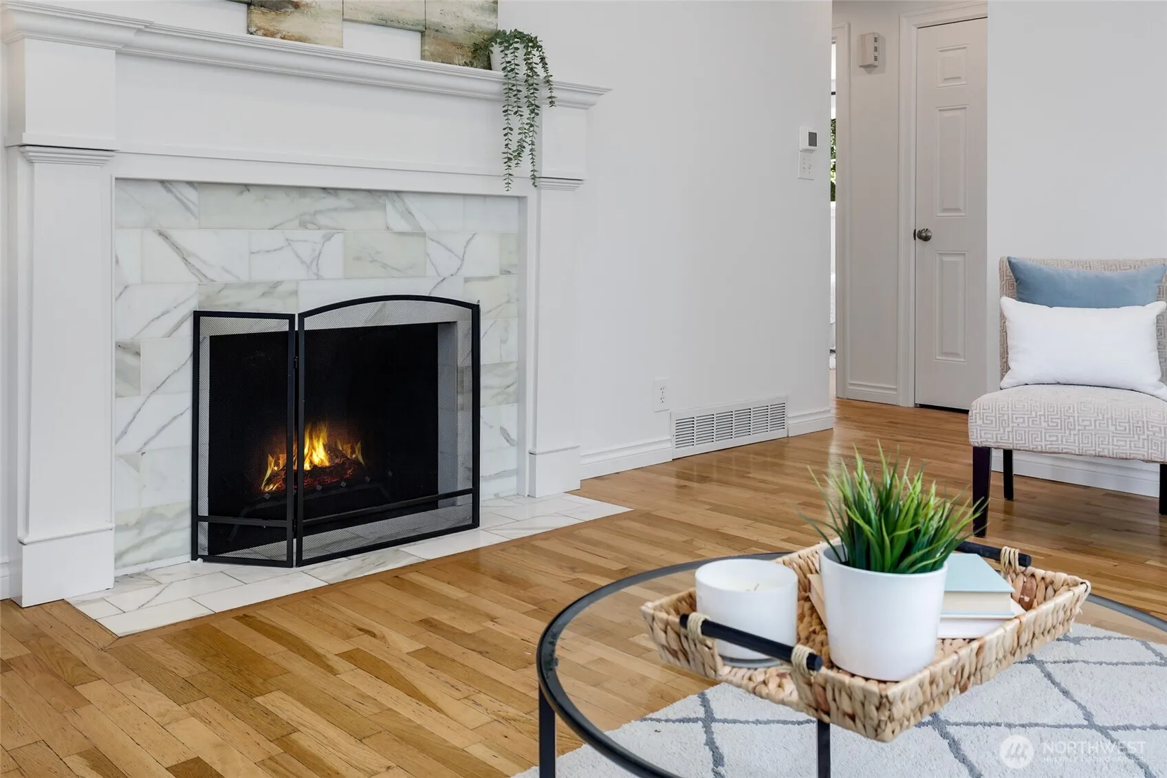 Property photo for 11516 Meridian Avenue N, Seattle photo 4