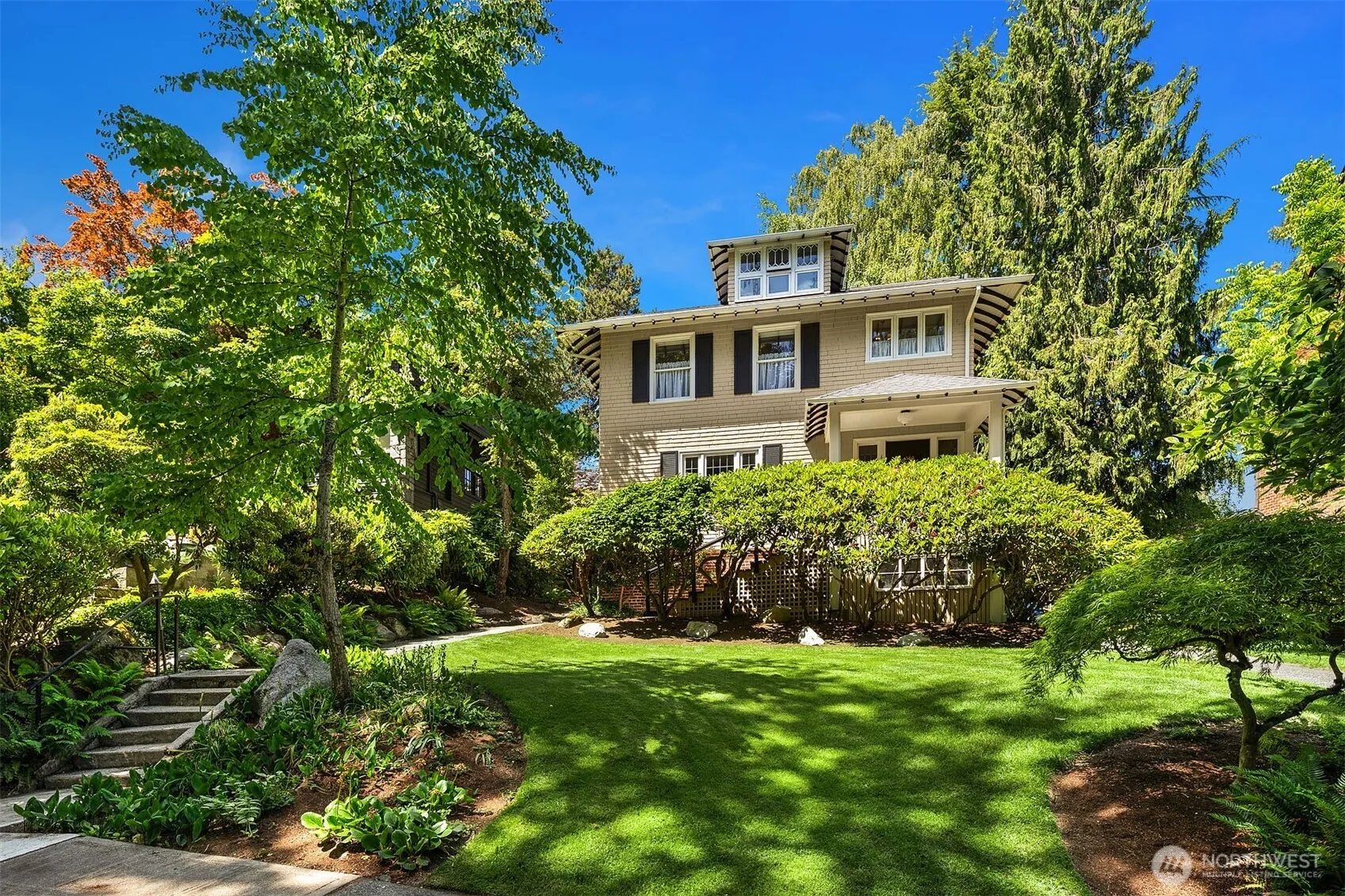 Property photo for 131 Madrona Place E, Seattle photo 3