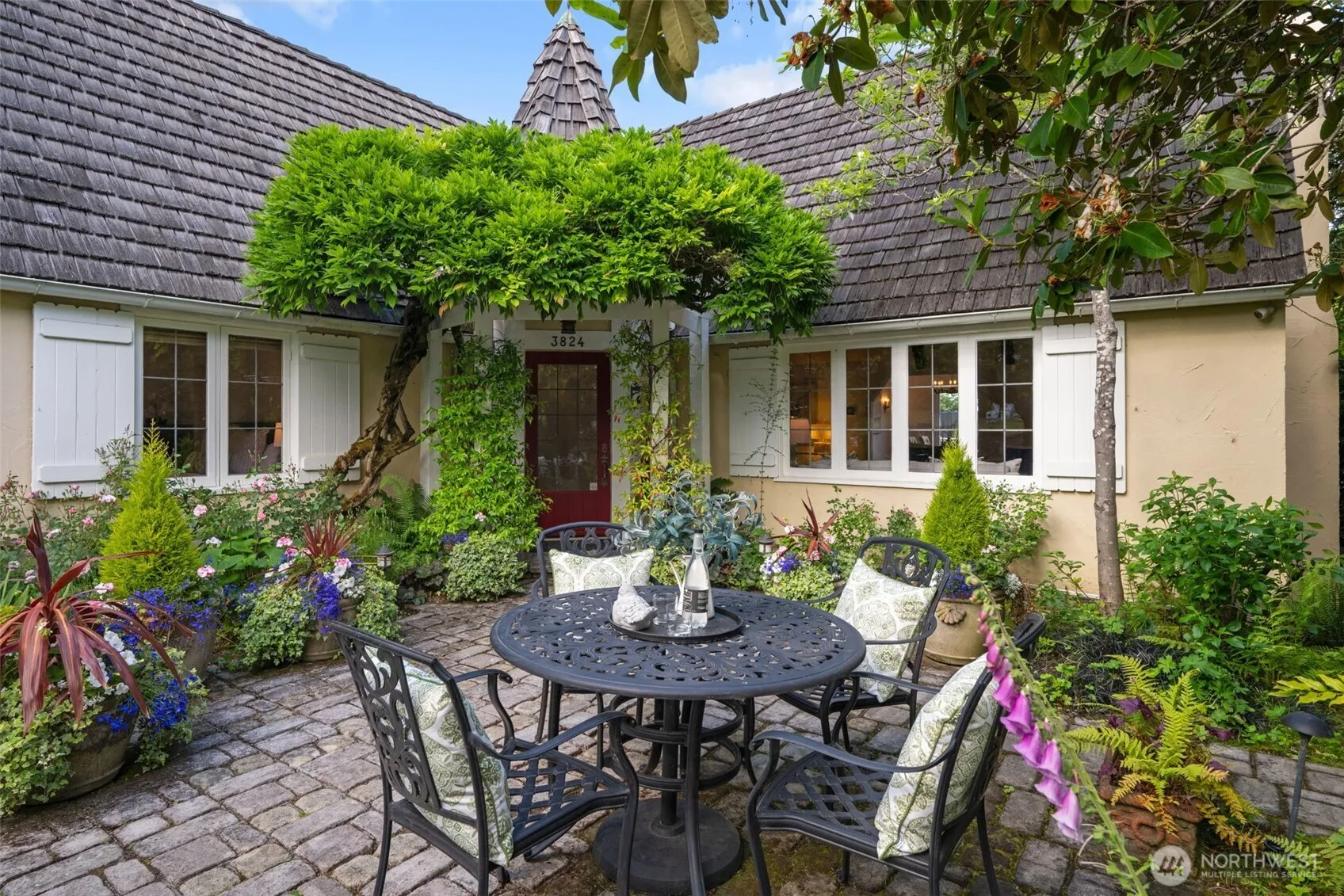 Property photo for 3824 48th Avenue Ne, Seattle