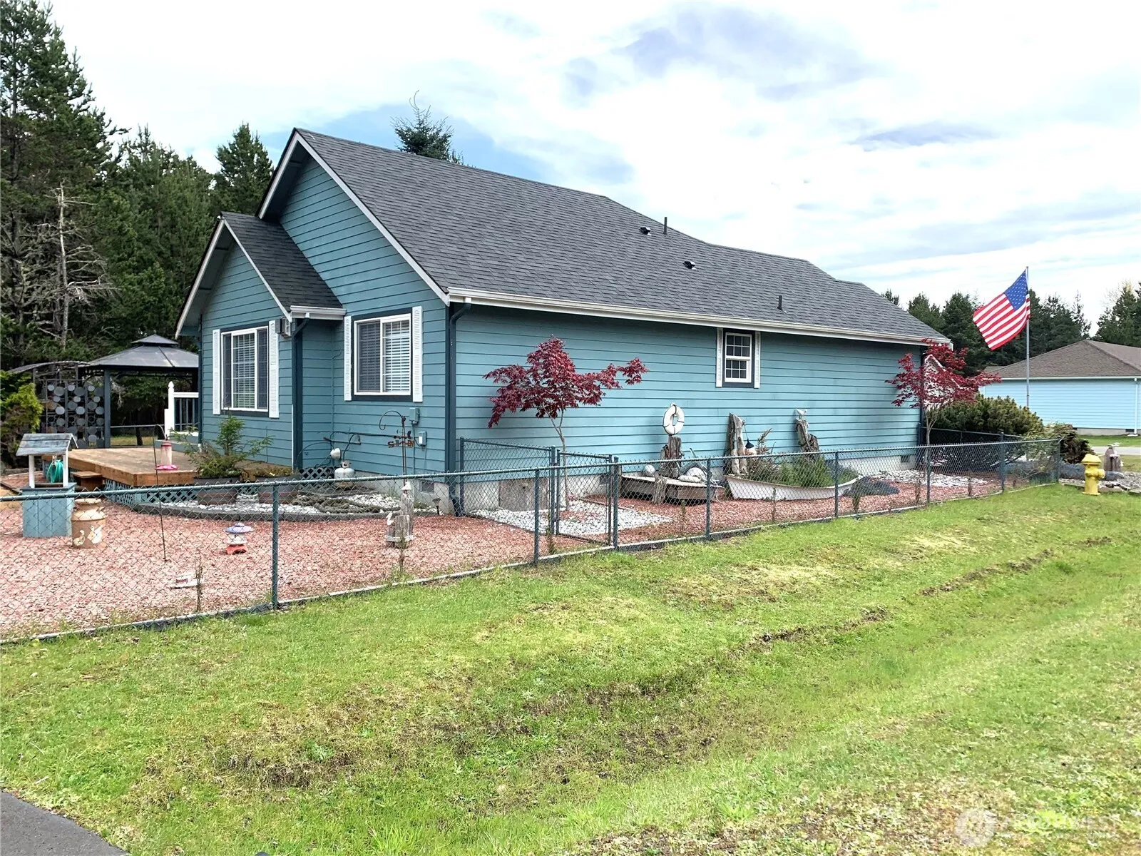 Property photo for 419 Lake West Loop Ne, Ocean Shores photo 3
