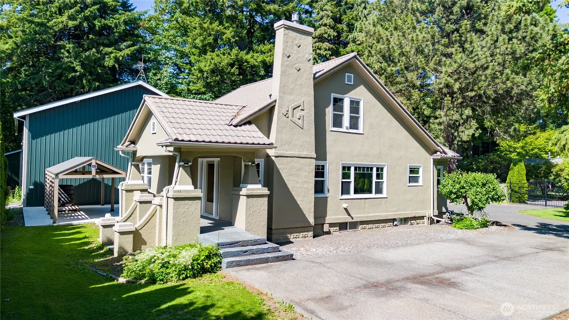 Property photo for 1082 W Smith Road, Bellingham photo 2