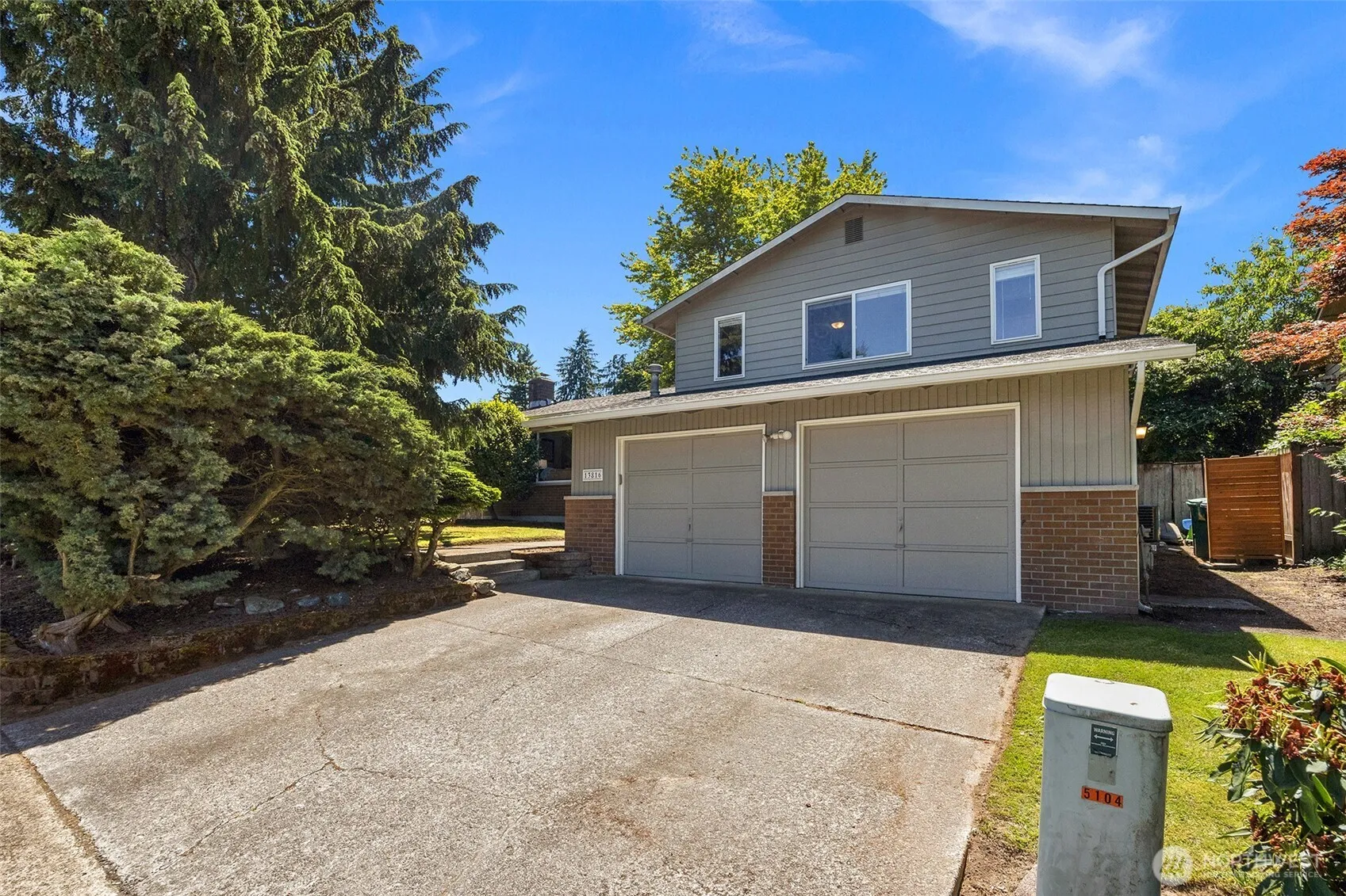 Property photo for 13816 Silver Firs Dr Drive, Everett