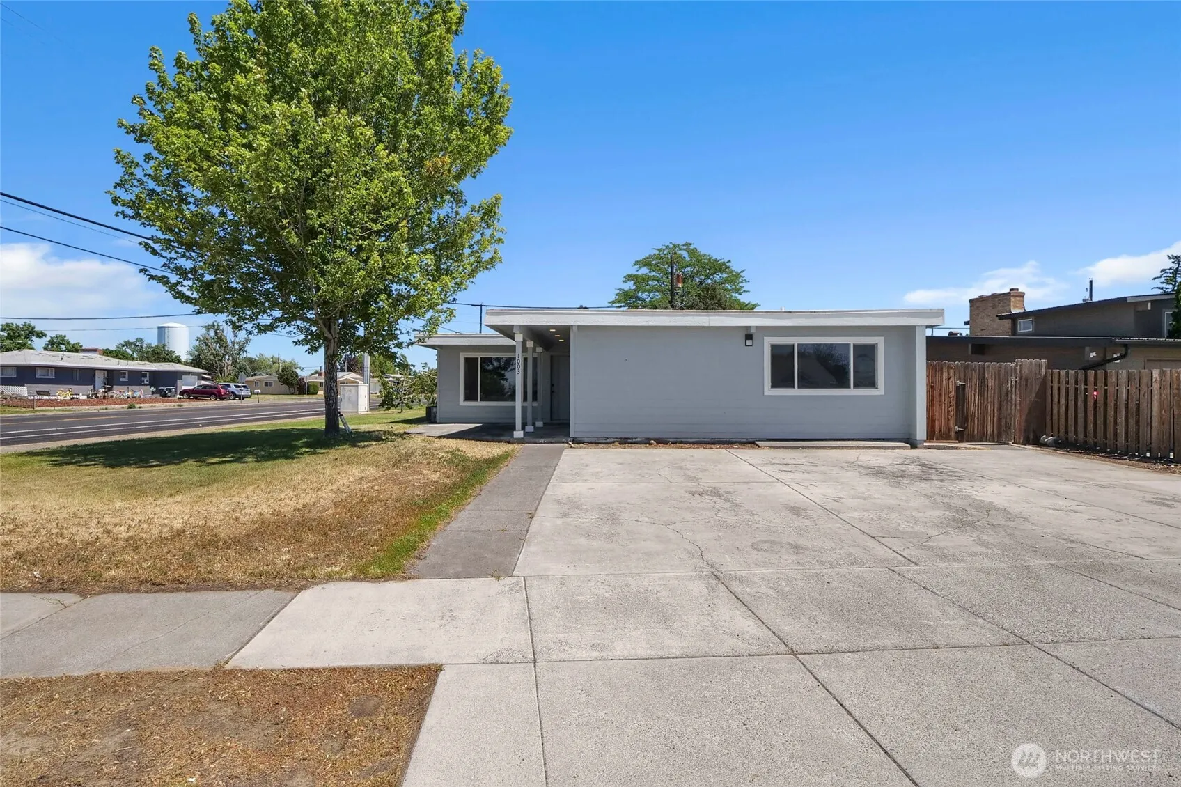 Property photo for 1003 S Evergreen Drive, Moses Lake photo 3
