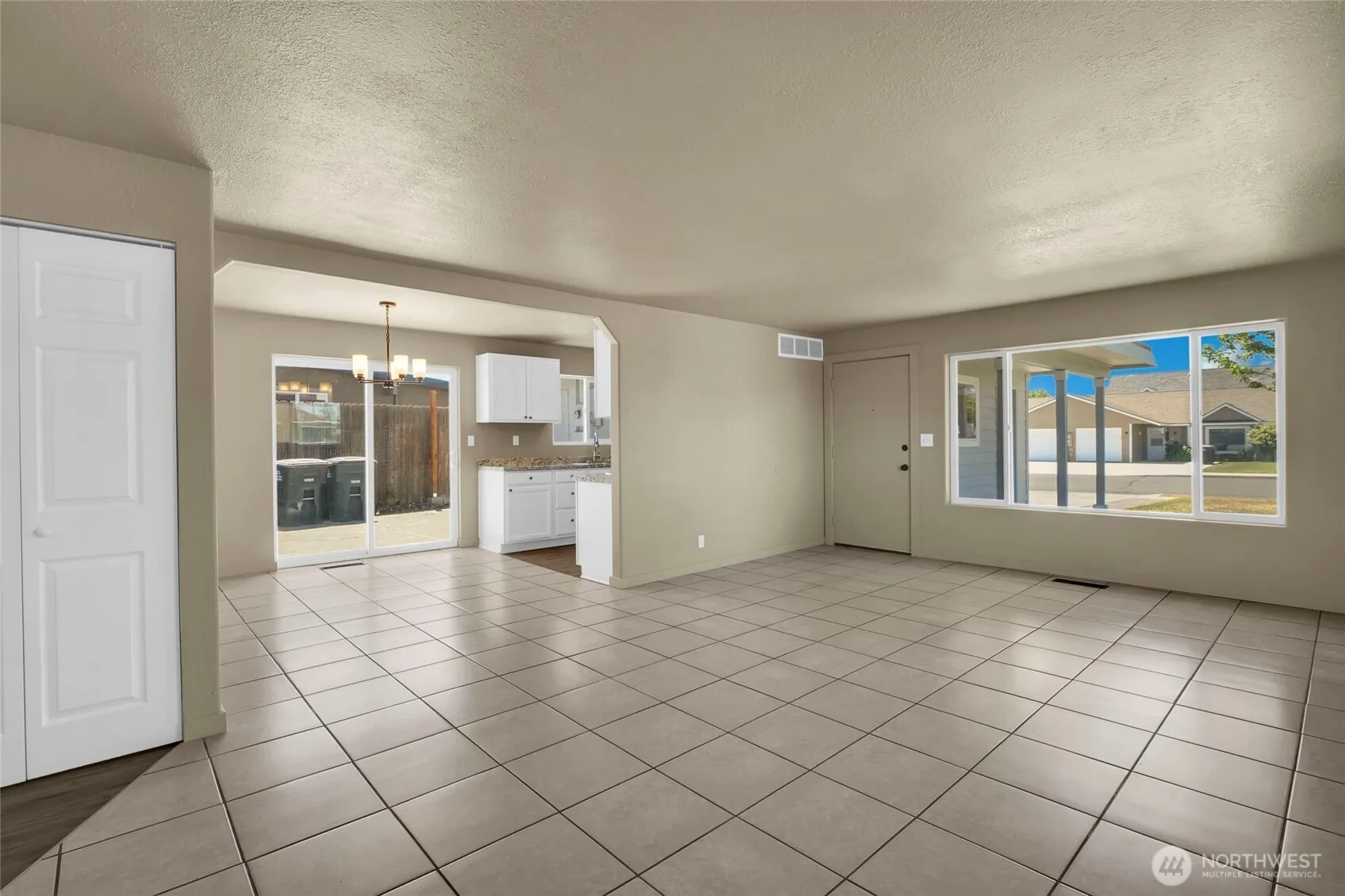 Property photo for 1003 S Evergreen Drive, Moses Lake photo 4