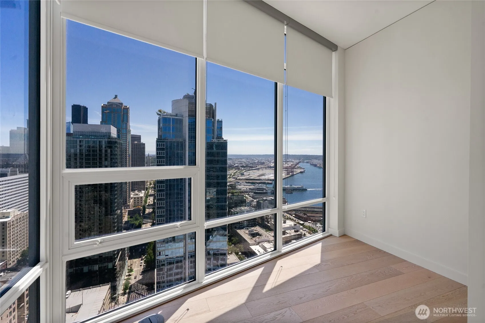Property photo for 121 Stewart Street #3302, Seattle photo 4