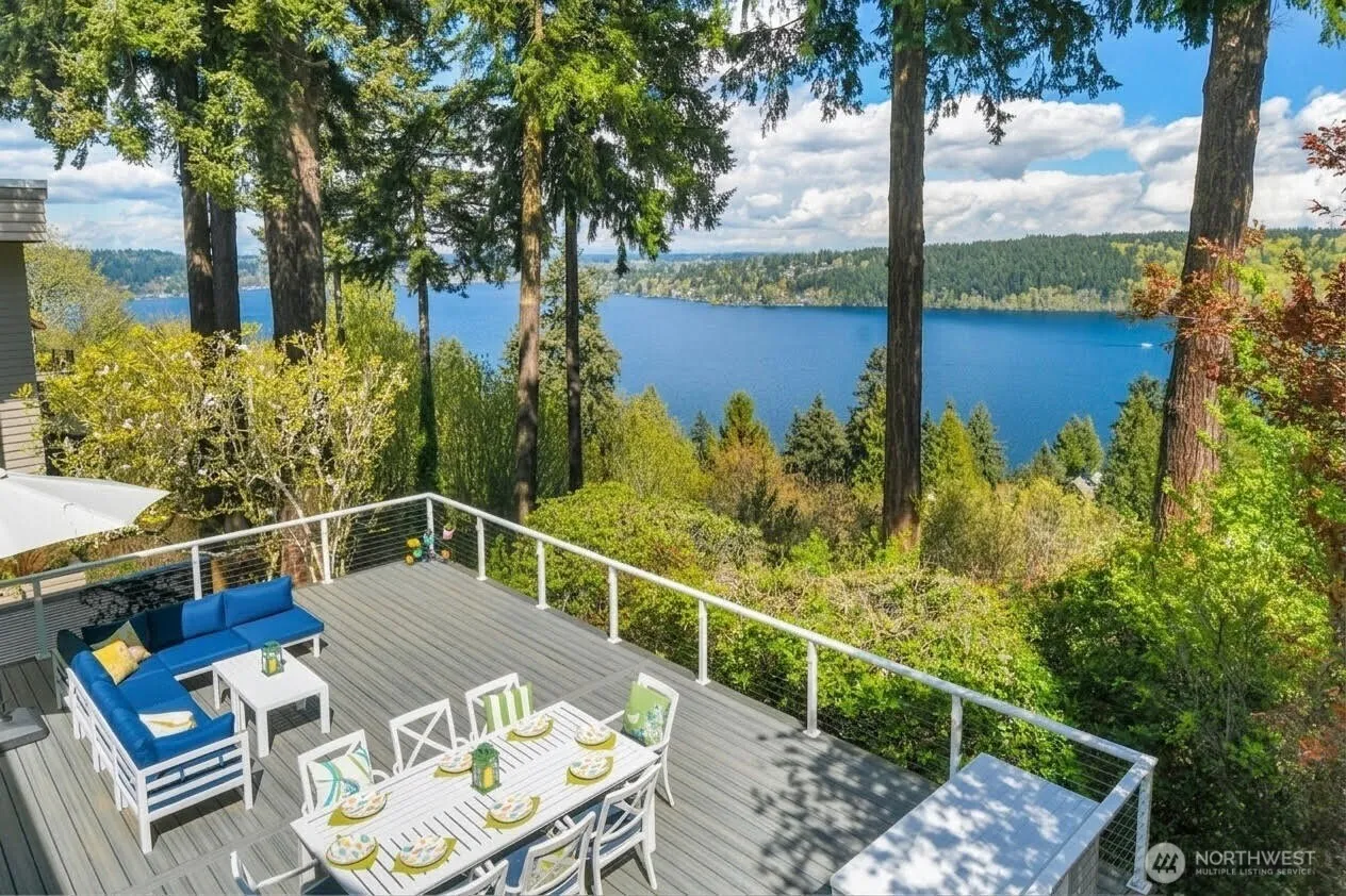 Property photo for 13522 40th Avenue Ne, Seattle