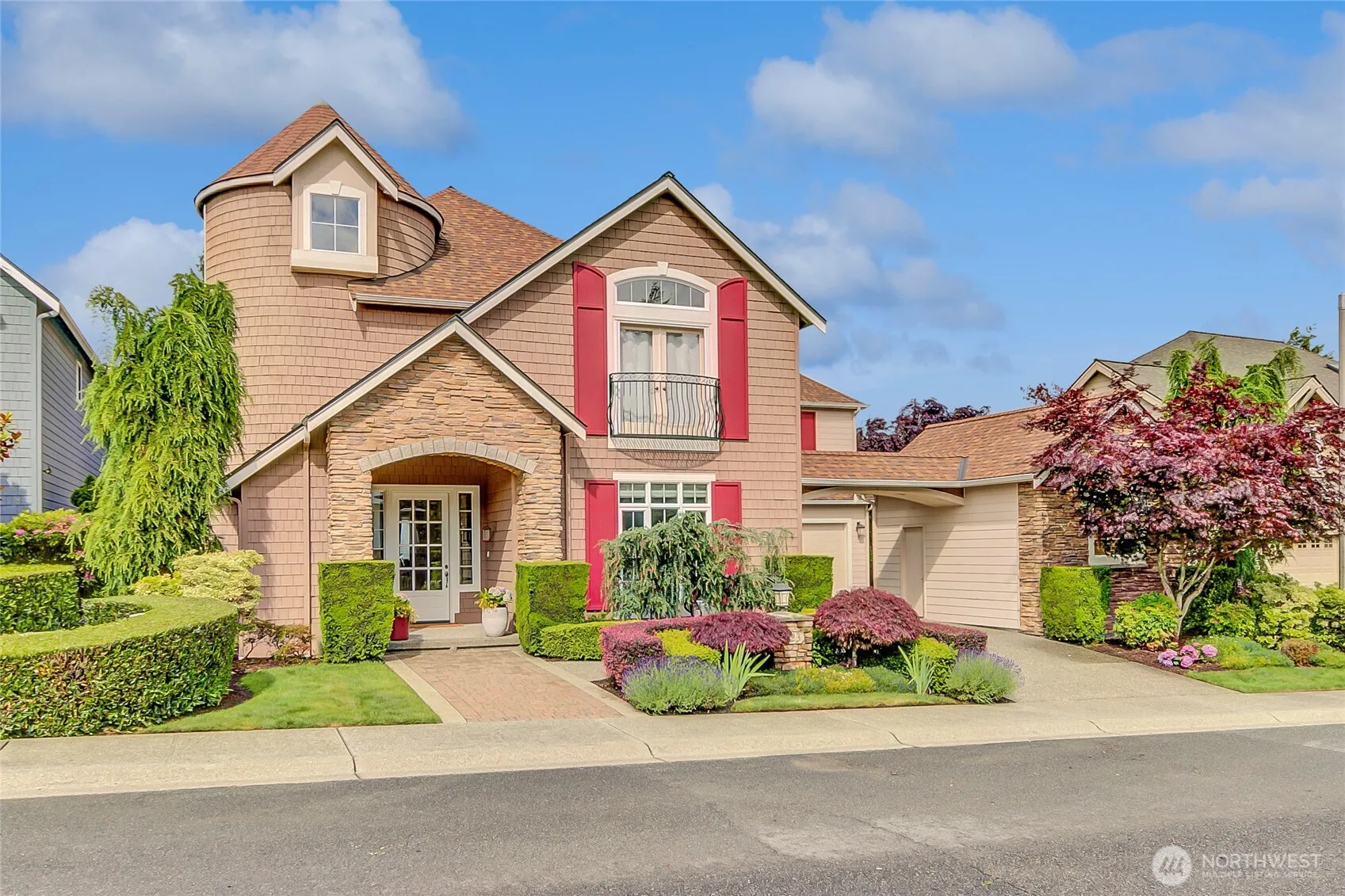 Property photo for 323 240th Place Se, Sammamish