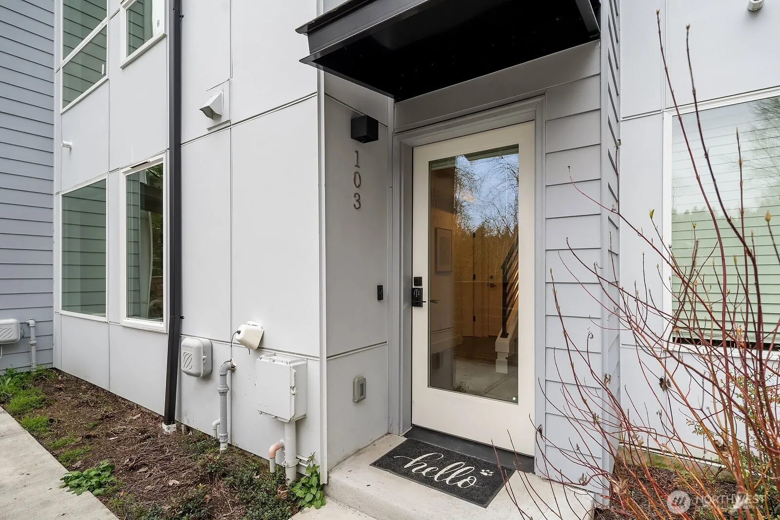 Property photo for 7721 Ne 175th Street #103, Kenmore photo 2