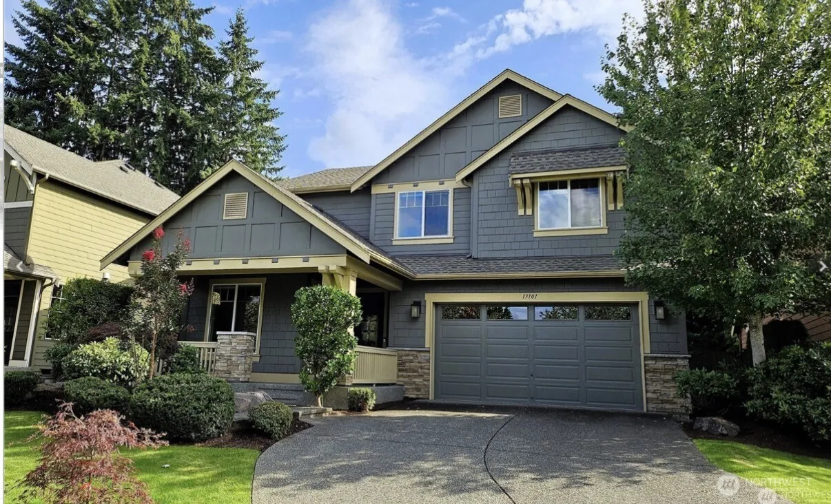 Property photo for 13101 Ne 84th Street, Kirkland, WA 98033