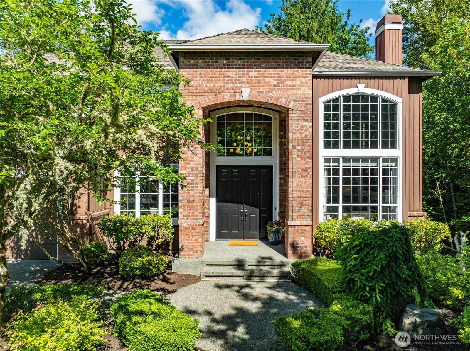 Property photo for 25720 Ne 4th Place, Sammamish photo 2