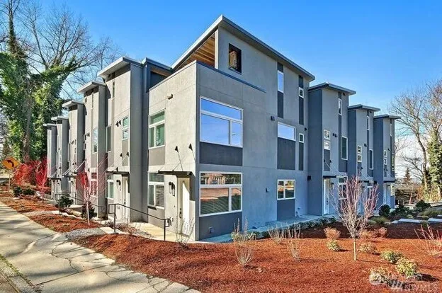 Property photo for 1507 Lakeview Blvd E, Seattle