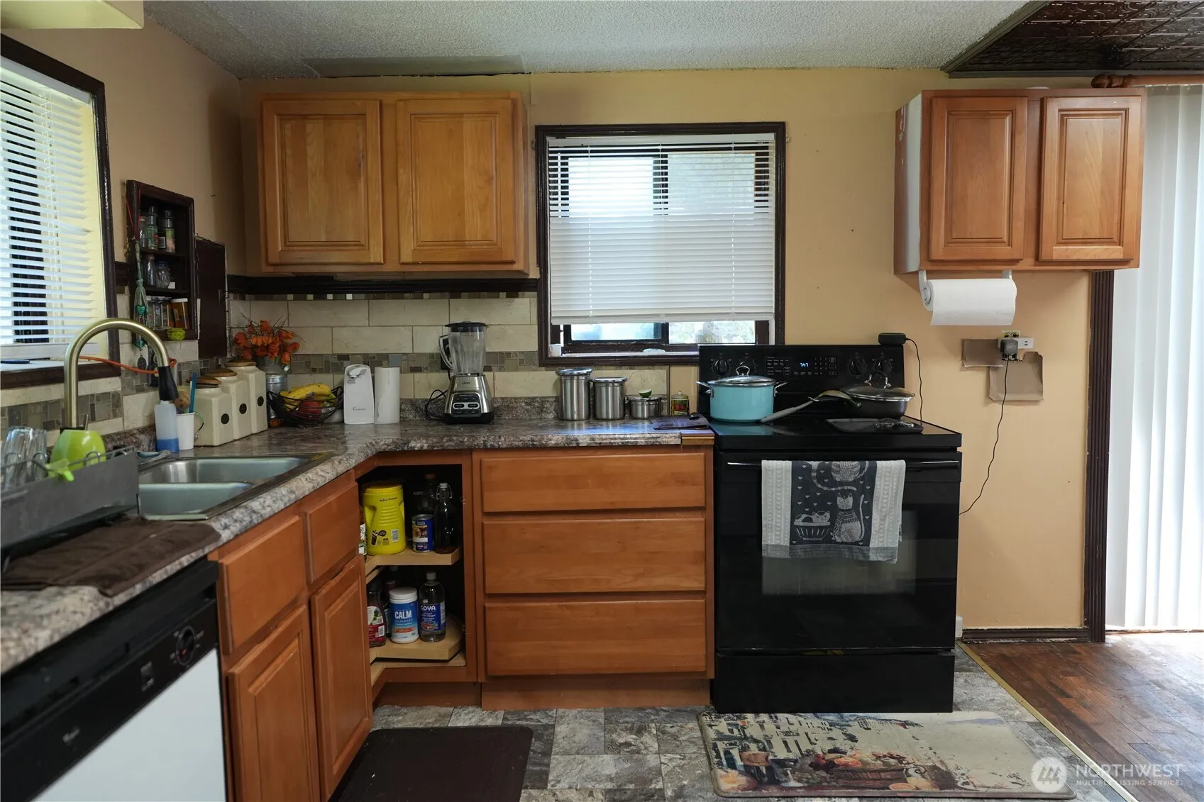 Property photo for 10433 1st Avenue Sw, Burien photo 3