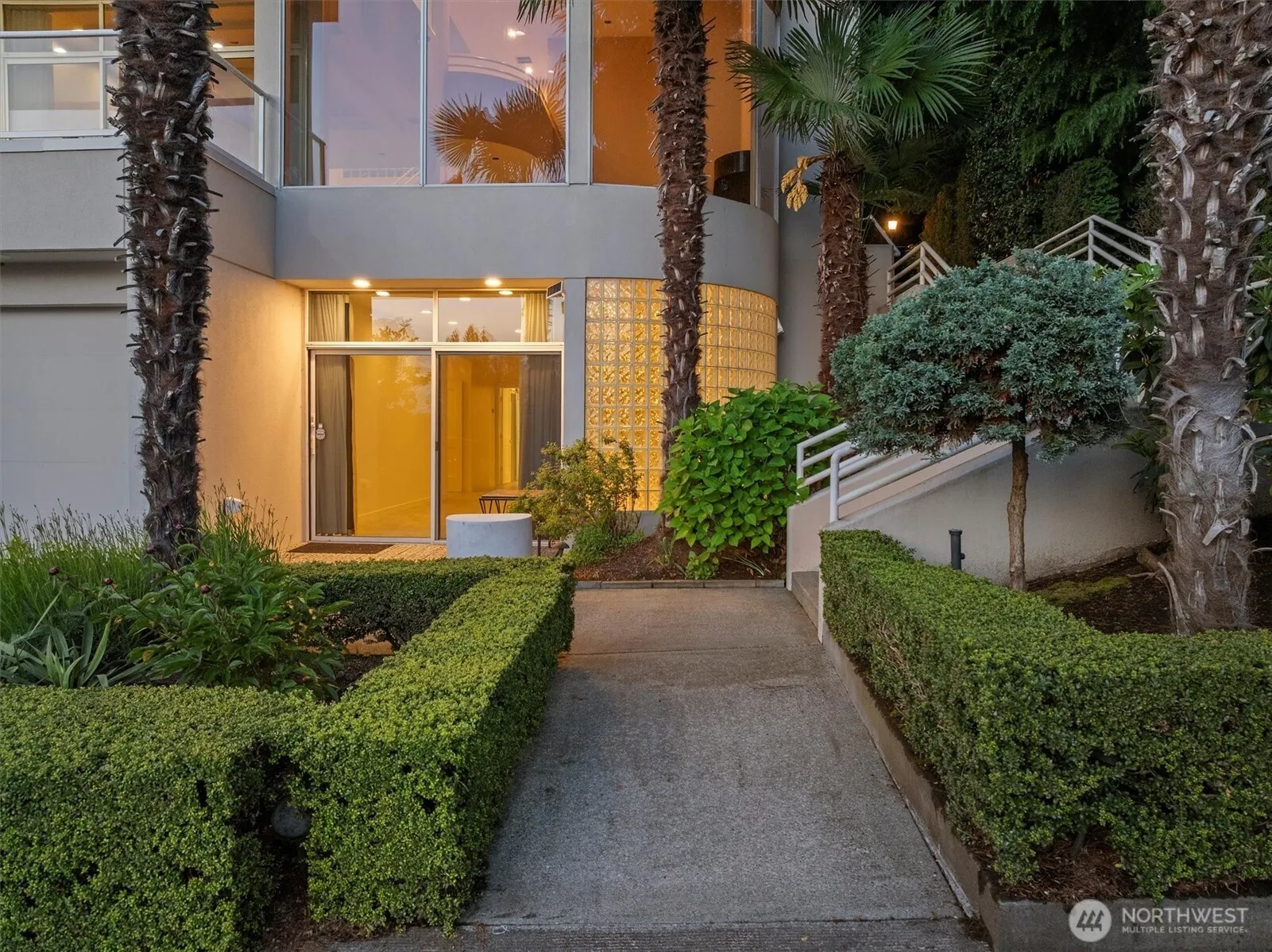 Property photo for 4812 Lake Washington Blvd Ne, Kirkland photo 4