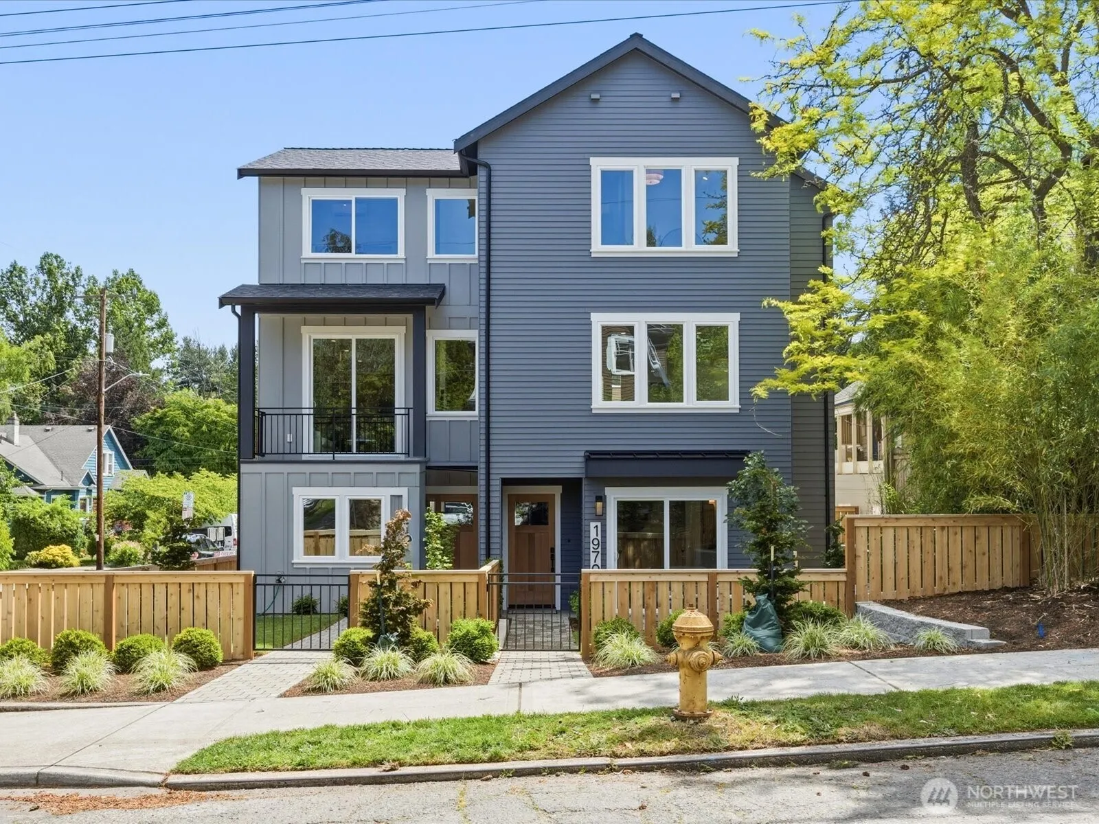 Property photo for 1970 25th Avenue E, Seattle