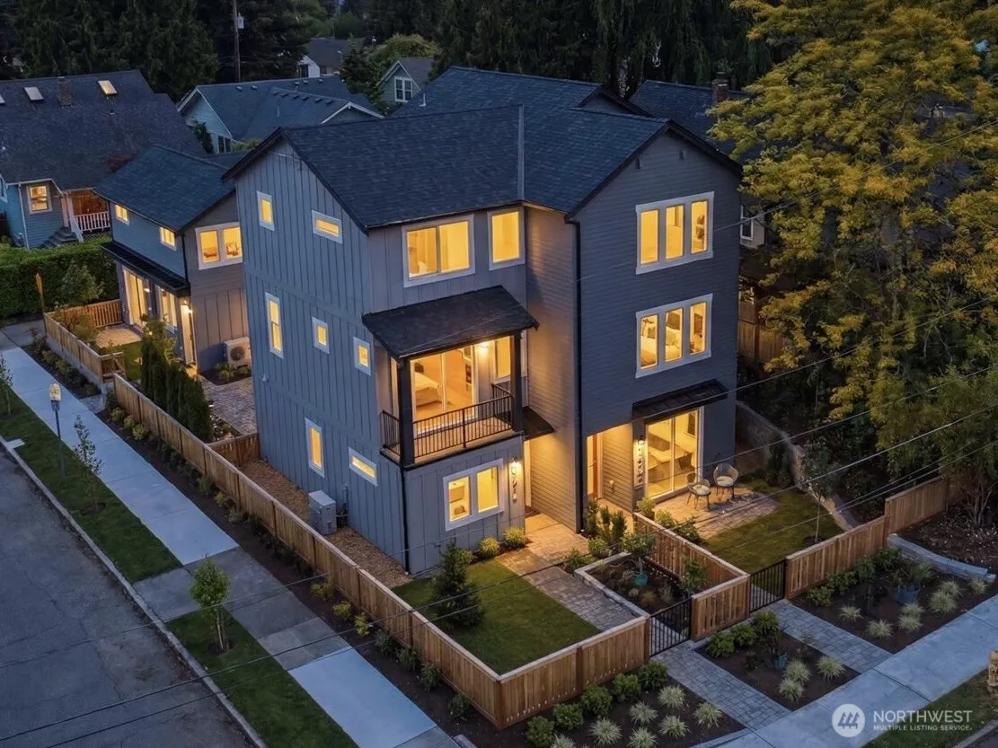 Property photo for 1970 25th Avenue E, Seattle
