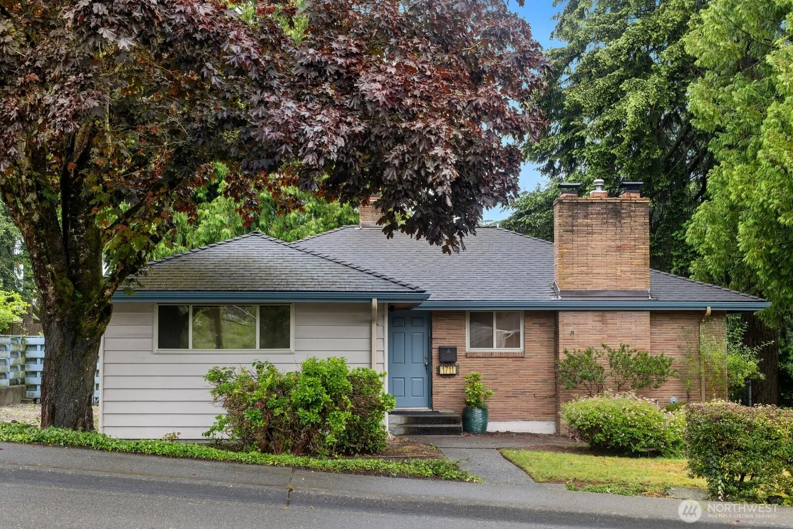 Property photo for 1711 52nd Street Se, Everett
