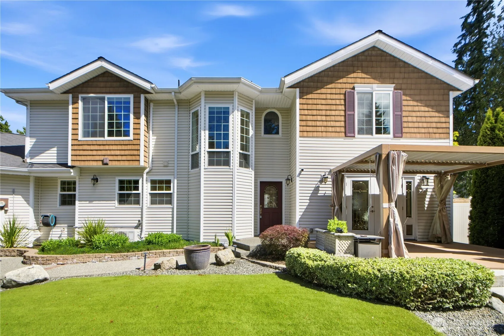 Property photo for 12832 Ne 70th Place, Kirkland