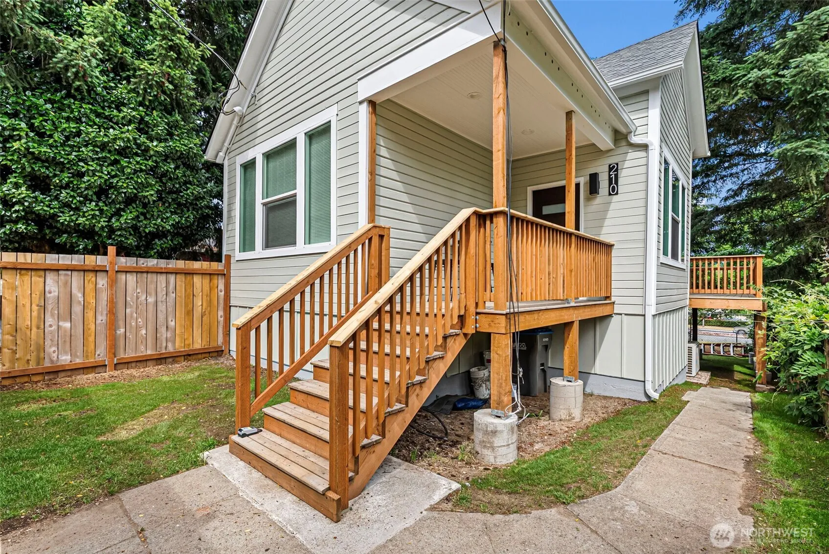 Property photo for 210 S Cambrian, Bremerton photo 2