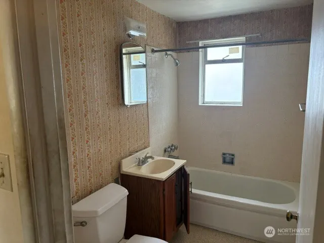 Property photo for 741 N 128th Street, Seattle photo 3