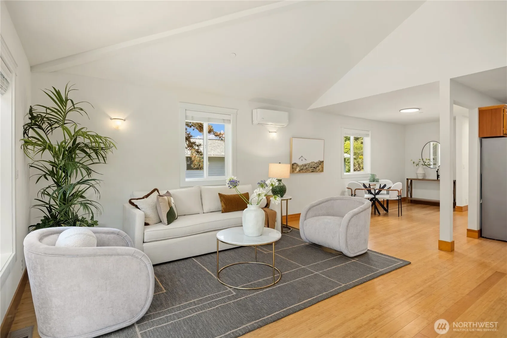 Property photo for 15033 70th Avenue Ne, Kenmore photo 5