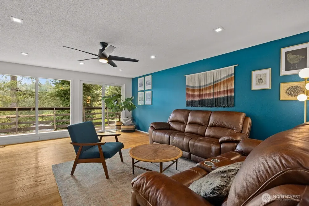 Property photo for 7506 66th Avenue W, Lakewood photo 4
