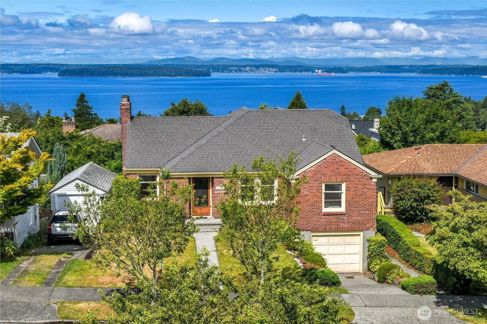 Property photo for 6921 39th Avenue Sw, Seattle