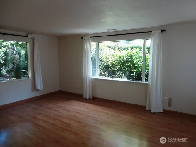 Property photo for 1014 Nw 178th Street, Shoreline photo 5